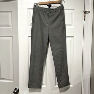 J. Crew size 4 high-rise Cameron. Zip front fabric button. Belt loops.